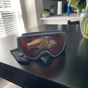 Snowboard goggles